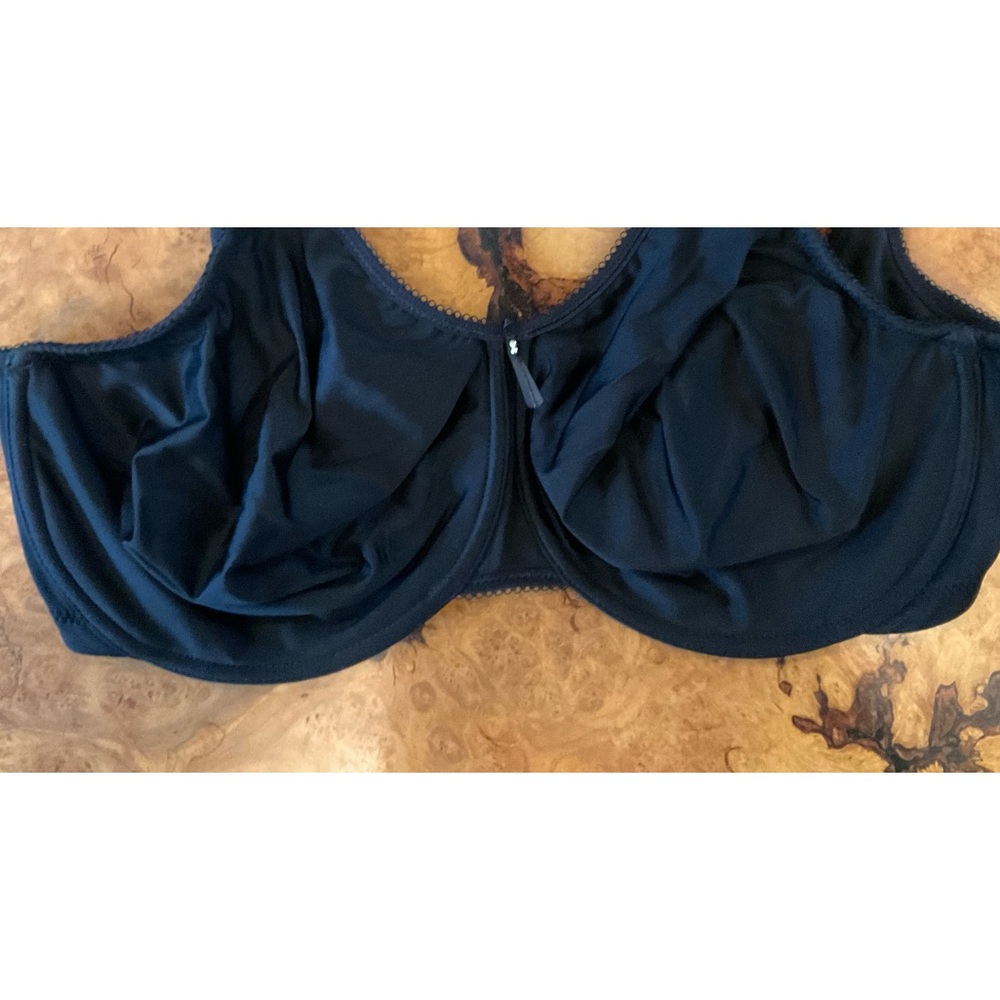 Wacoal underwire bra 34H.  Barely used